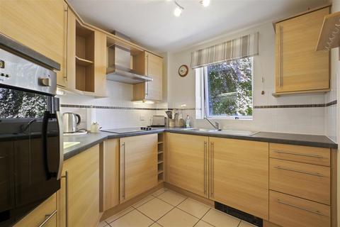 2 bedroom apartment for sale - Wilton Court, Southbank Road, Kenilworth, Warwickshire, CV8 1RX