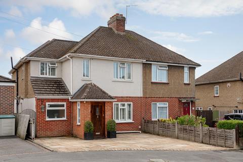 49 The Crescent, Epsom, KT18 7LJ