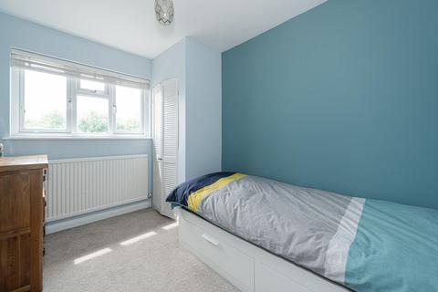 49 The Crescent, Epsom, KT18 7LJ