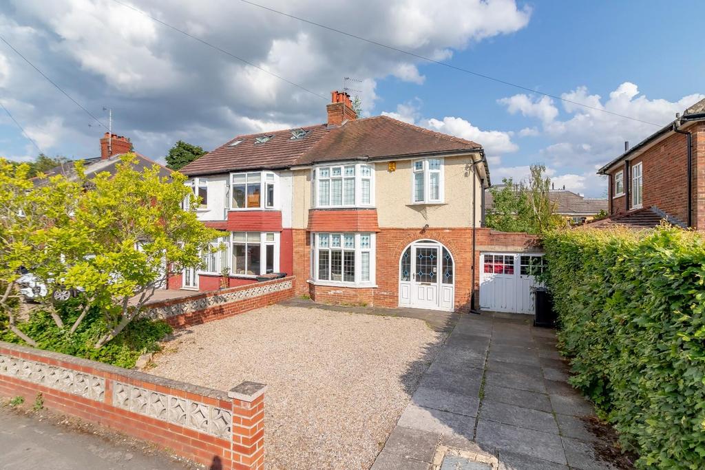 St. Winifreds Avenue, Harrogate 3 bed semidetached house for sale £