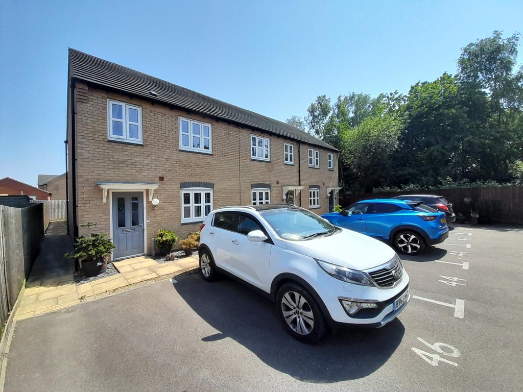 Leaders Way, Lutterworth, Leicestershire, LE17 3 bed townhouse for sale