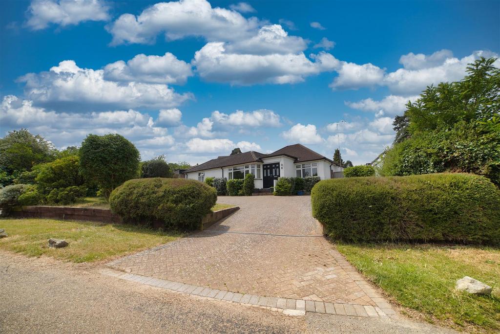 Links Drive, Radlett 3 bed detached bungalow for sale £950,000