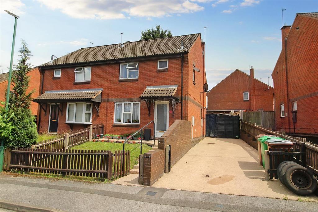 Violet Close, Basford, Nottingham 2 bed semidetached house for sale