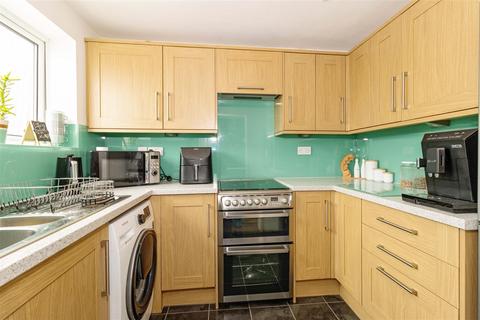 6 Coleridge Crescent, Goring By Sea, Worthing, BN12 6LT