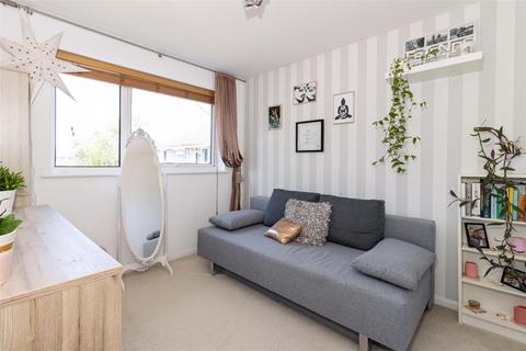 6 Coleridge Crescent, Goring By Sea, Worthing, BN12 6LT
