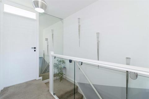 6 Coleridge Crescent, Goring By Sea, Worthing, BN12 6LT