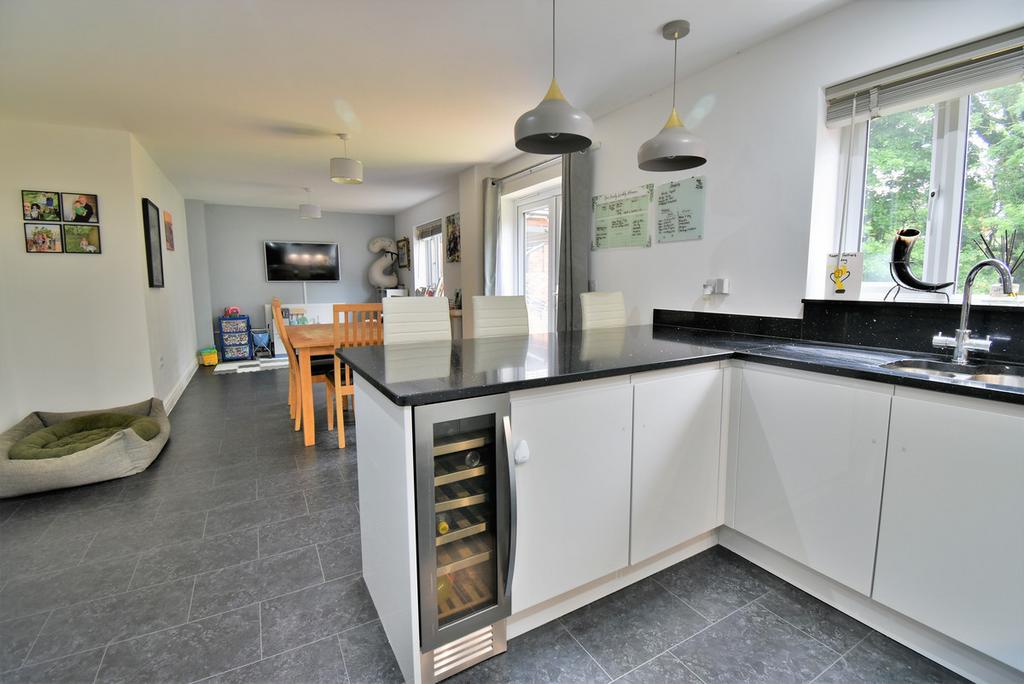 Hermitage Close, Ashbourne, DE6 4 bed detached house for sale £500,000