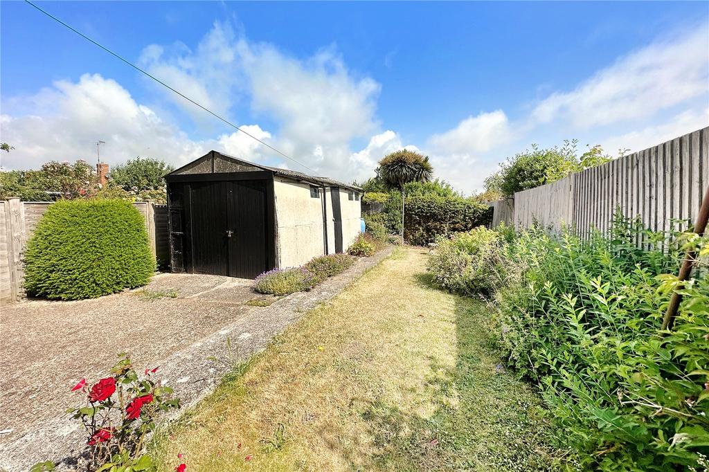 Cornwall Road, Littlehampton, West Sussex 3 bed semidetached house for