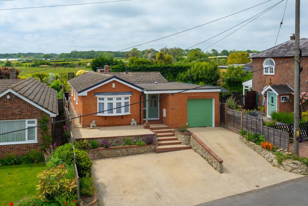 Butchers Lane, Mereworth 4 bed detached bungalow for sale £600,000