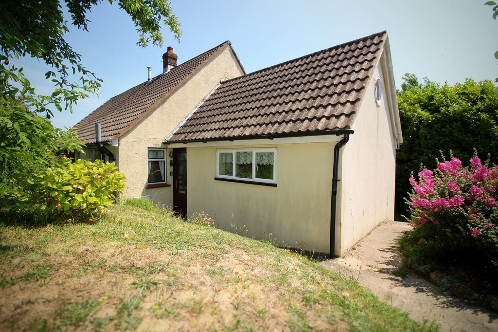 Gills Cliff Road, Ventnor, Isle Of Wight. PO38 1AD 3 bed bungalow for
