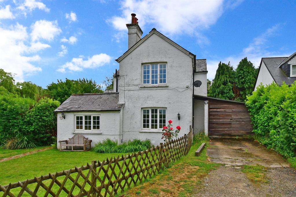 East Park Lane, Newchapel, Lingfield, Surrey 3 bed detached house for