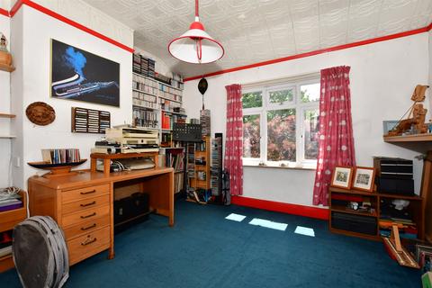 88 Northall Road, Barnehurst, Bexleyheath, DA7 6JE