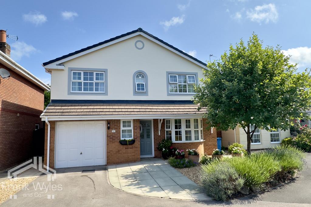 Pintail Way, Lytham St Annes, Lancashire 4 bed detached house £420,000