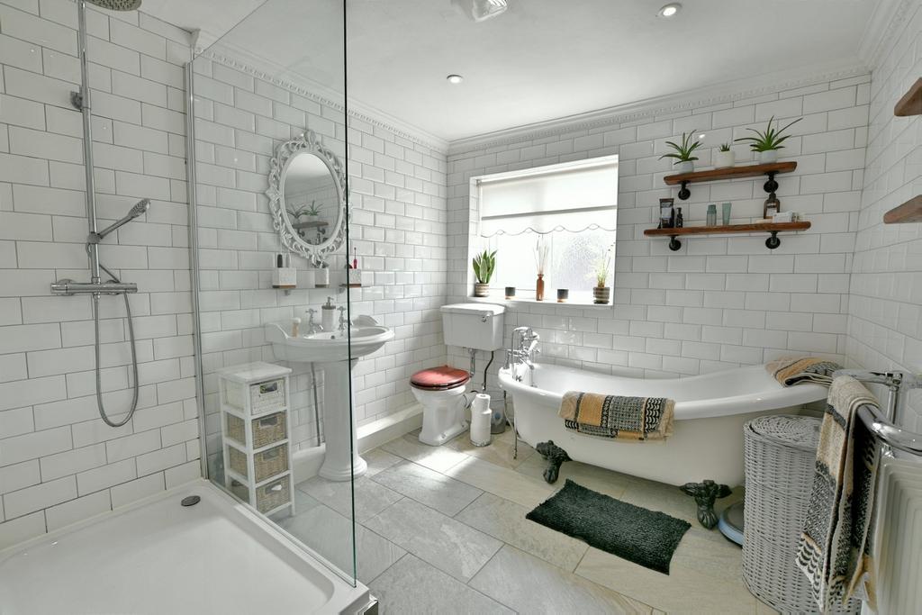 Streetgate, Sunniside, Newcastle Upon... 3 bed detached house £425,000