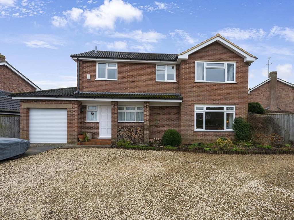 Ridgeway, Sherborne, Dorset, DT9 4 bed detached house £575,000