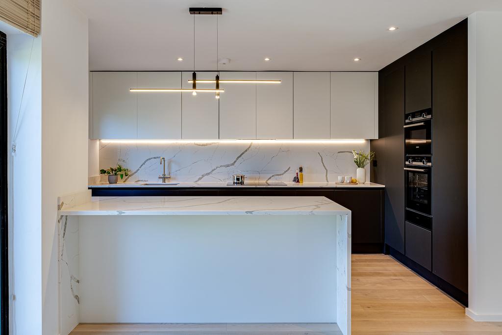 4 J6 A8429 HDRThe Edge.Resized.jpg