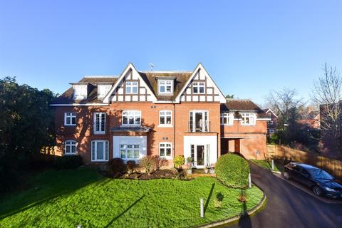 2 bedroom flat for sale, Maypole Road, East Grinstead, West Sussex