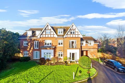 2 bedroom flat for sale, Maypole Road, East Grinstead, West Sussex