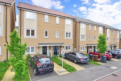 32 Bakery Close, Romford, RM6 5AN