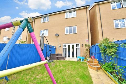 32 Bakery Close, Romford, RM6 5AN