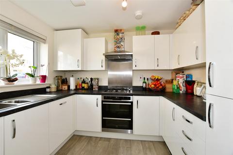 32 Bakery Close, Romford, RM6 5AN