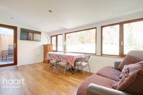 22 Beane Avenue, Stevenage, SG2 7DL
