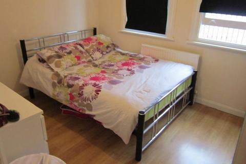 1 bedroom flat to rent, Wolverton Gardens, London W6