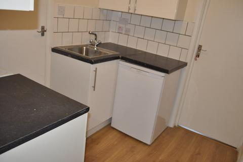 1 bedroom flat to rent, Wolverton Gardens, London W6