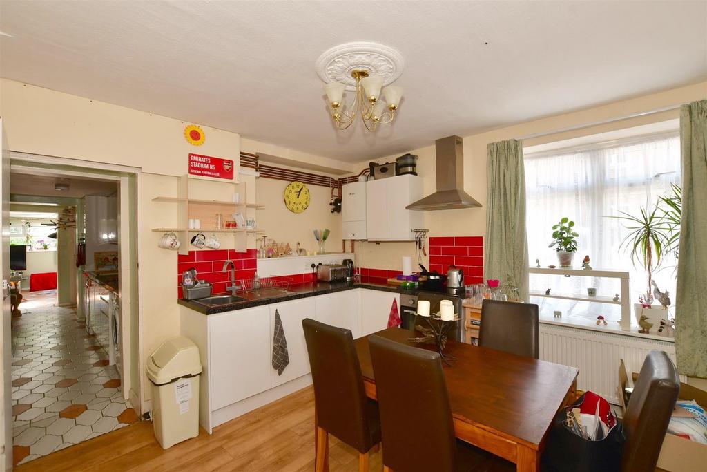 Kitchen/Dining Area