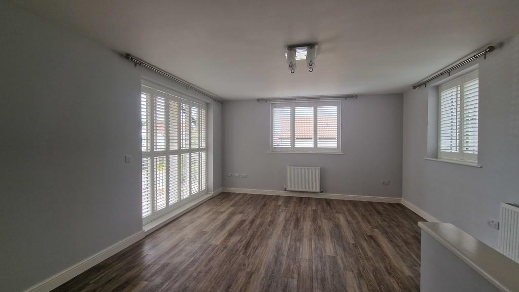 Waterside Drive, Ditchingham 2 bed apartment £800 pcm (£185 pw)