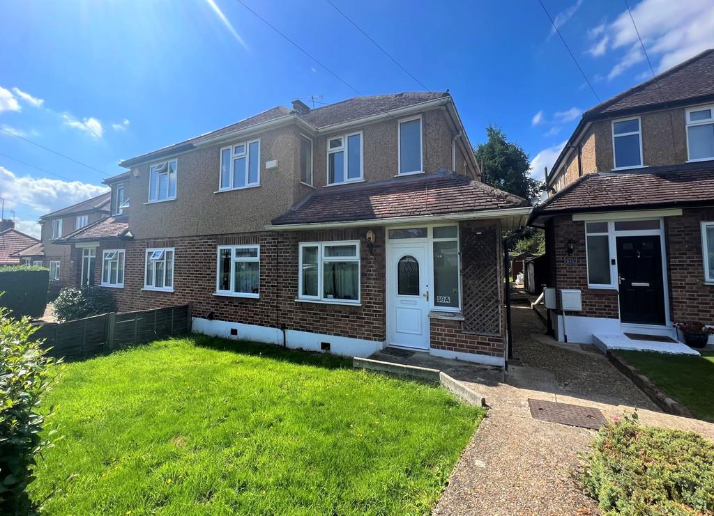 Alandale Drive, Pinner HA5 2 bed £1,595 pcm (£368 pw)