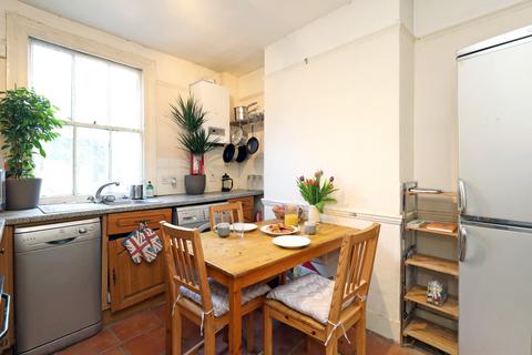 3 Maple Road, Surbiton, KT6 4AA