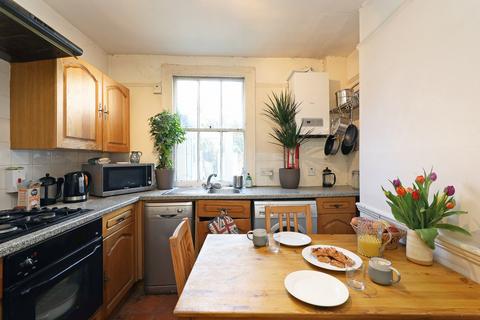 3 Maple Road, Surbiton, KT6 4AA