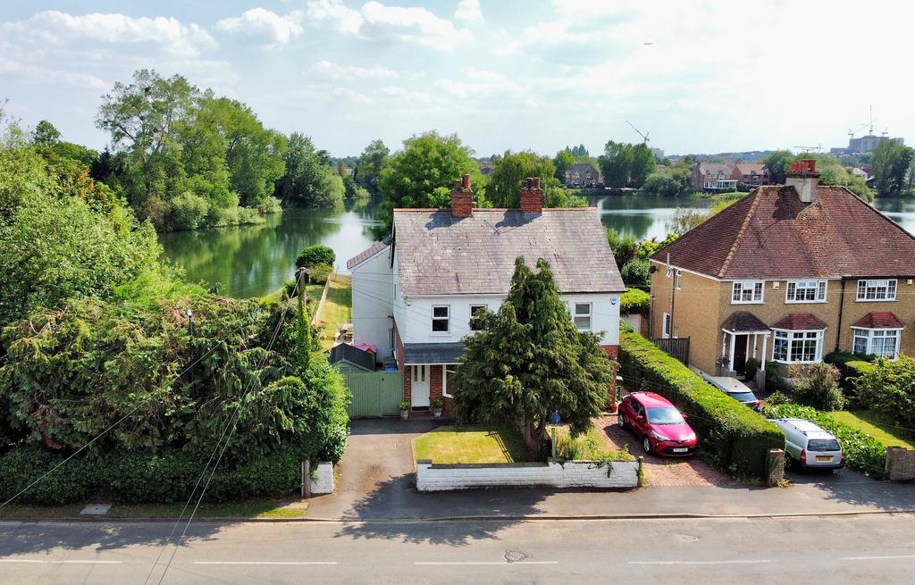 Summerleaze Lake, Maidenhead 4 bed semidetached house for sale £875,000