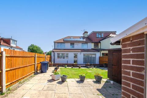 4 bedroom semi-detached house for sale - Deans Way, Edgware