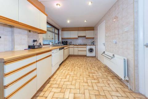 4 bedroom semi-detached house for sale - Deans Way, Edgware
