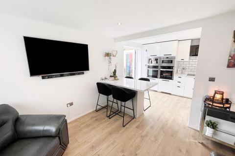 1 Winston Close, Radcliffe, Manchester, M26 4WS