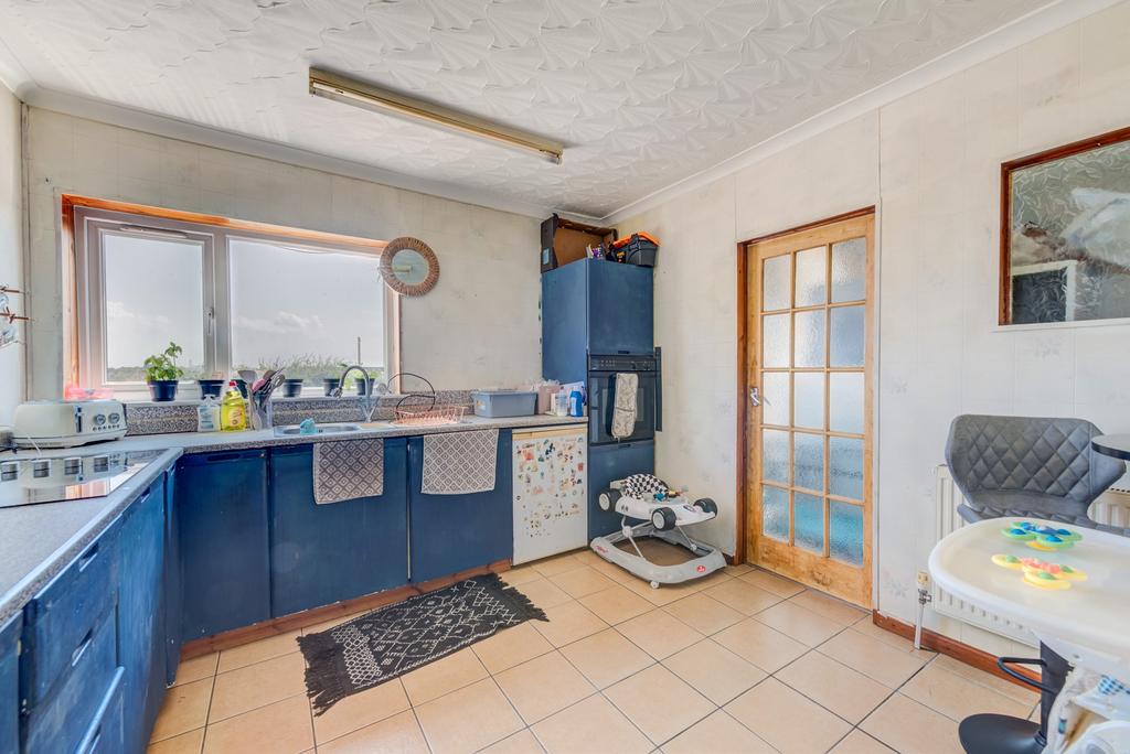 Harris Avenue, Rumney, Cardiff. CF3 3 bed terraced house for sale £