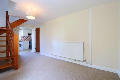 3 bedroom semi-detached house to rent, Epney, Gloucester