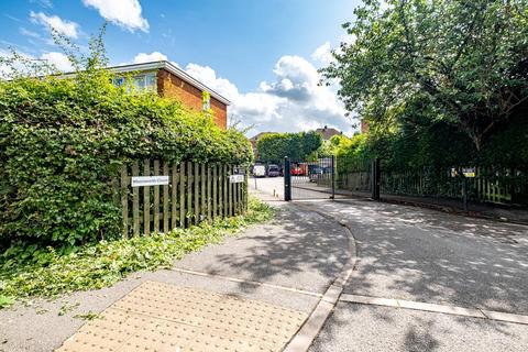 2 bedroom flat for sale, Lichfield Road, Four Oaks, Sutton Coldfield, B74