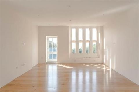 undefined, Courtstairs Manor