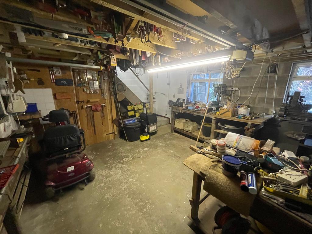 Attached Garage (workshop)