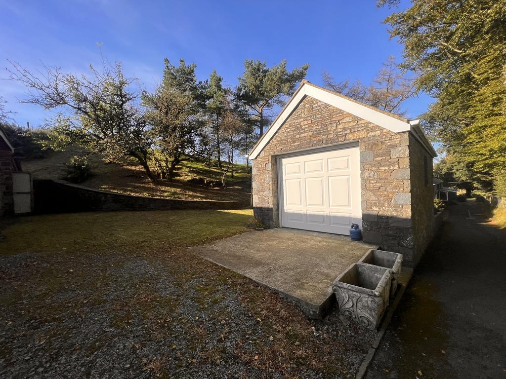 Stone Facing Garage