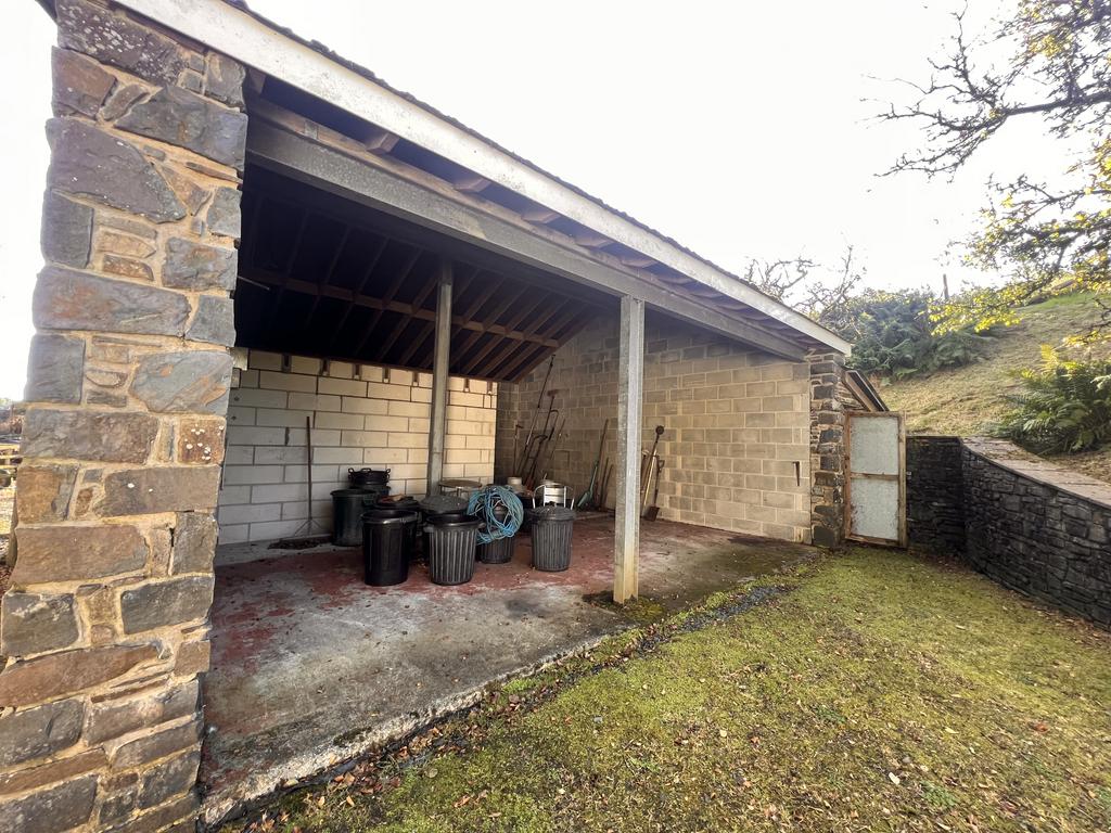 Open Fronted Barn / Machinery Store