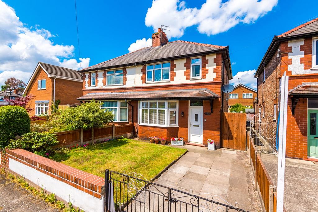 Padgate Lane, Padgate, Warrington, WA1 3 bed semidetached house £265,000
