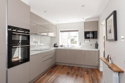 6 The Laurels, Banstead, SM7 2HG