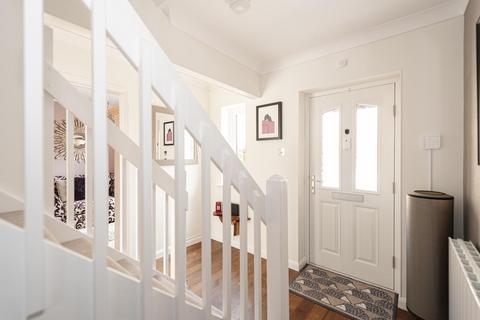 6 The Laurels, Banstead, SM7 2HG