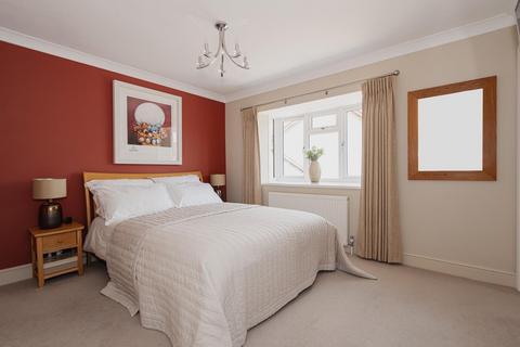 6 The Laurels, Banstead, SM7 2HG