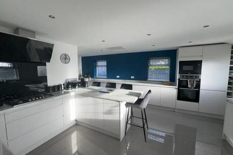 3 Park Crescent, Guiseley, Leeds, LS20 8EL