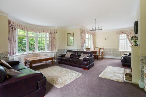 3 Park Crescent, Guiseley, Leeds, LS20 8EL